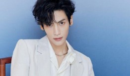 罗云熙恋情爆料最新,神秘女友身份引热议，恋情细节揭秘！